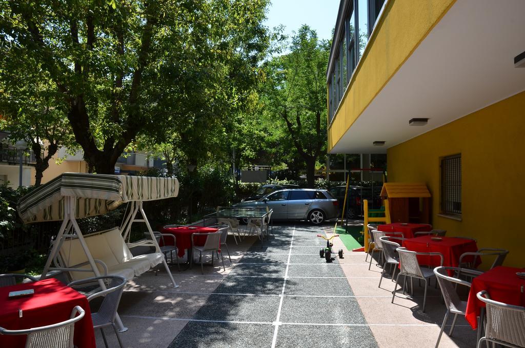 Hotel Betulla Rimini Bagian luar foto