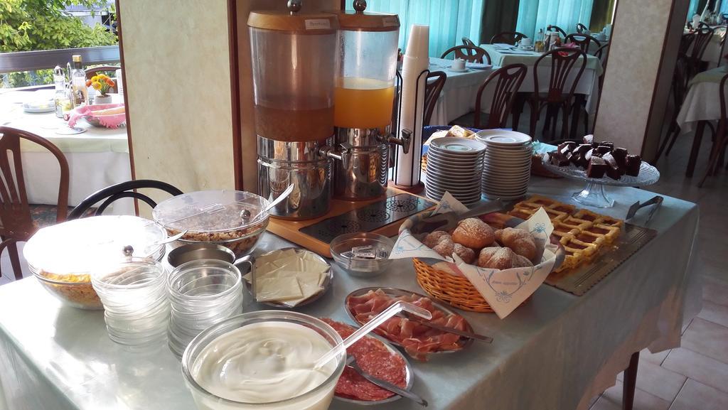 Hotel Betulla Rimini Bagian luar foto